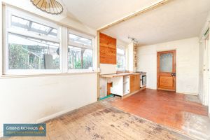 Kitchen/Breakfast Room- click for photo gallery